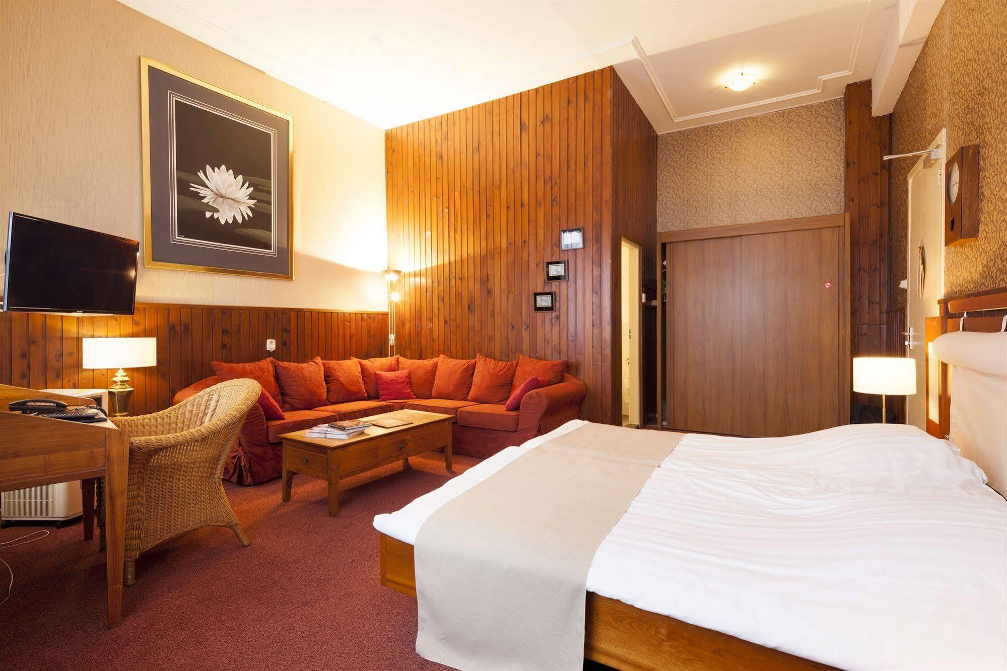 Hotel Dordrecht Exterior photo